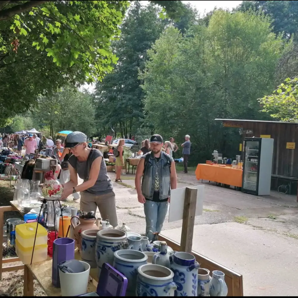 Floh- und Tauschmarkt auf dem Gelände von Lobby für Kinder