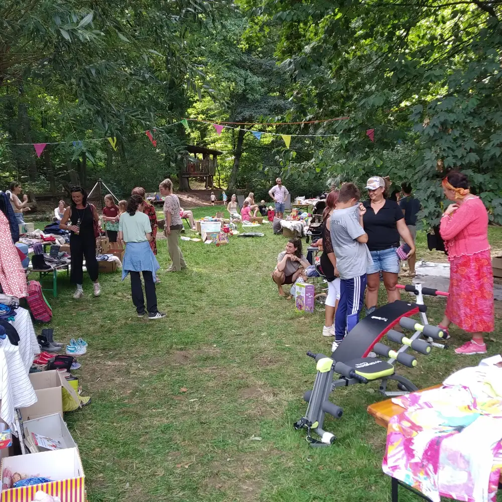 Floh- und Tauschmarkt auf dem Gelände von Lobby für Kinder
